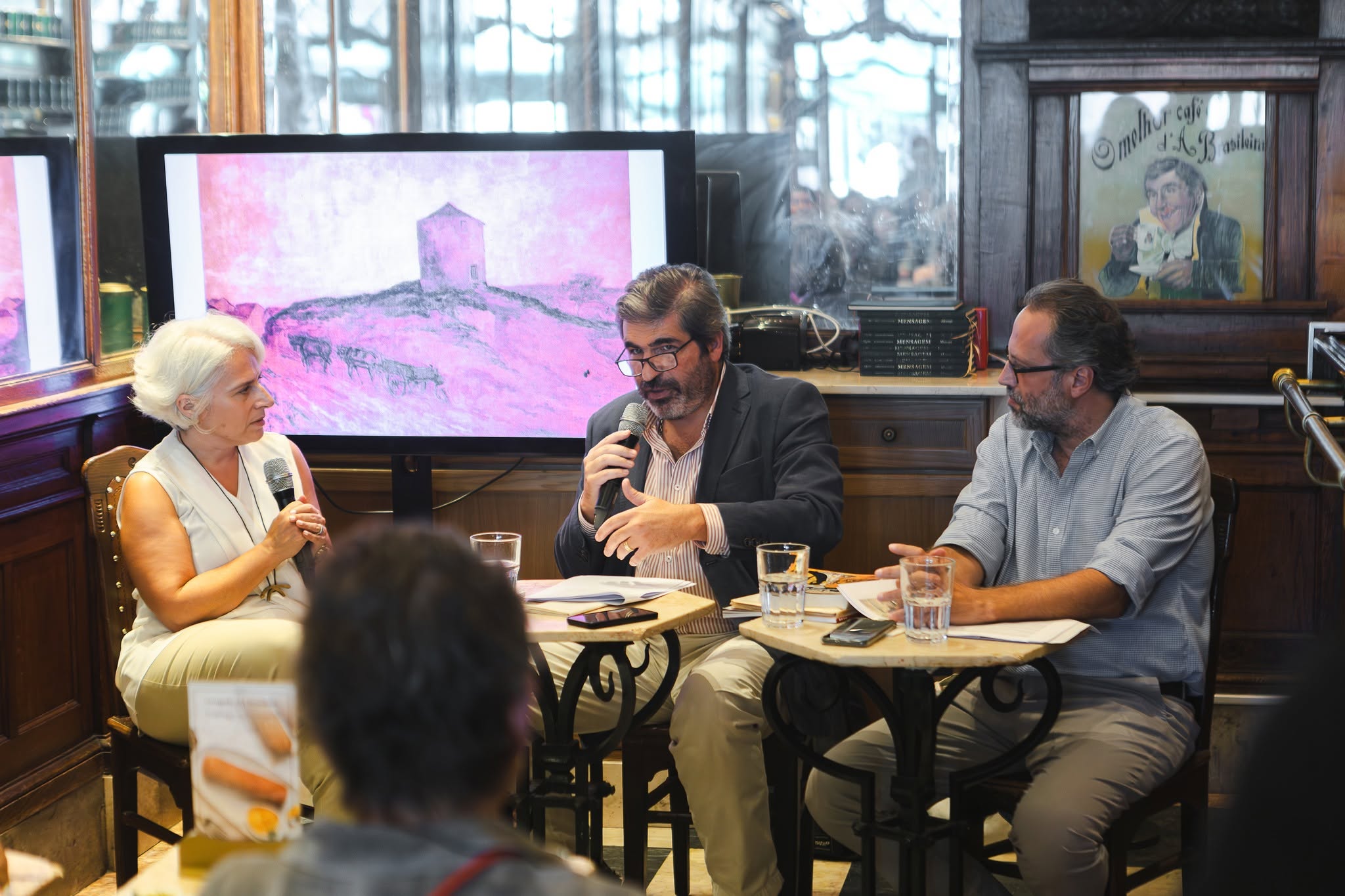 imagem post João Bernardo Galvão Teles participou na tertúlia “A importância da Brasileira no movimento do modernismo”
